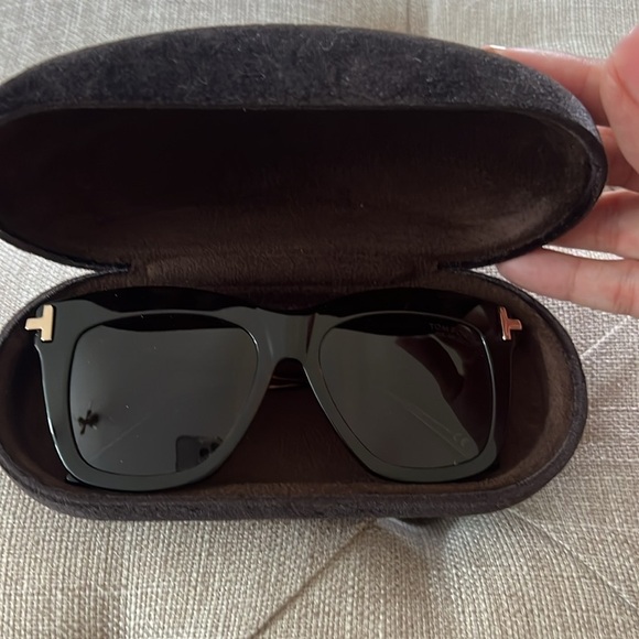 ✅️100% Authentic Tom Ford Tortoise Dasha Sunglasses TF822 polarized - Picture 9 of 11